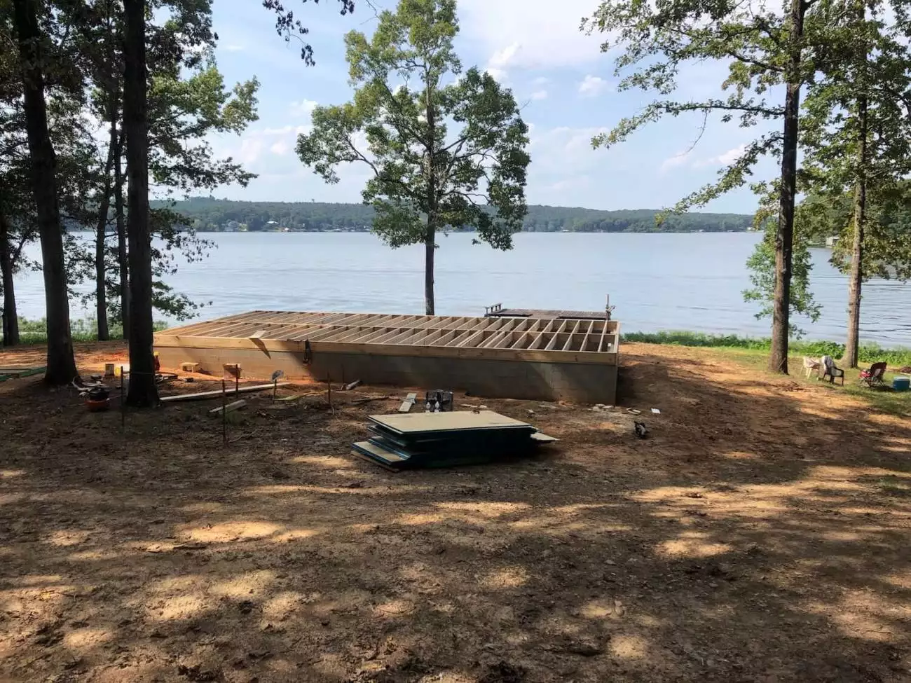 MSH 20191023 outdoors Fall lake foundation pallet construction WIP wide shot PX